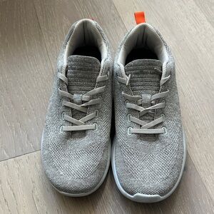 Peter Millar Men's Knit Sneakers in Gray with Orange Detail